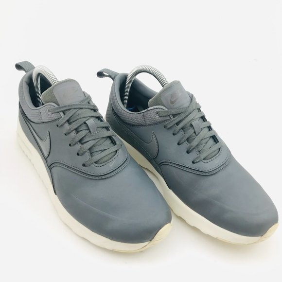 Nike Women's Air Max Thea size 8 Grey White (616723-008) - Picture 3 of 9